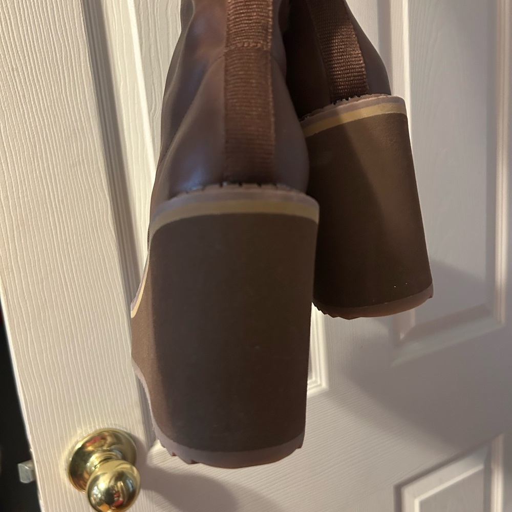 Never worn faux leather Brown Wedge Boots 7.5 - Picture 6 of 7